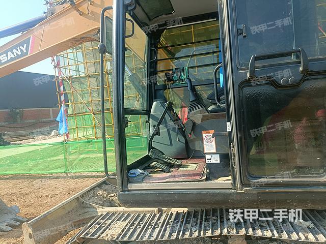 驾驶室整体（整机外观）