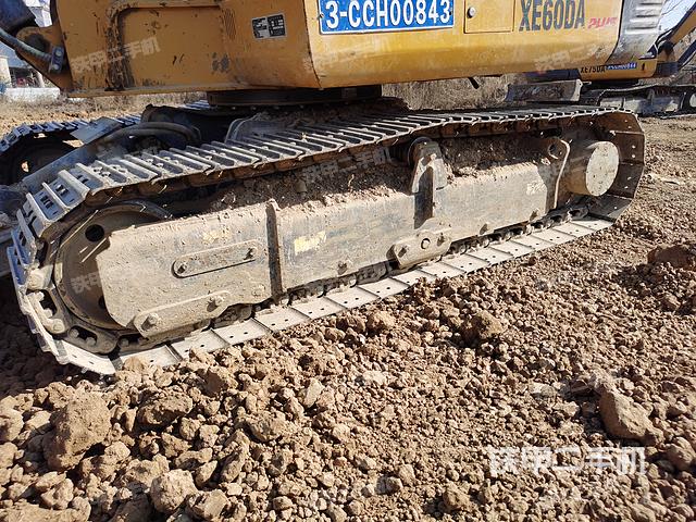 单侧履带整体（整机外观）