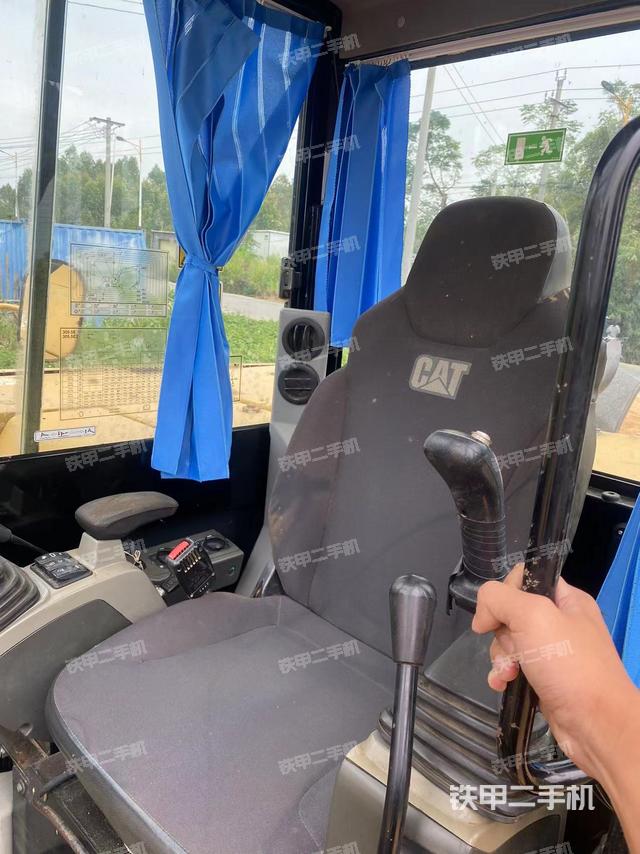 驾驶室整体（整机外观）