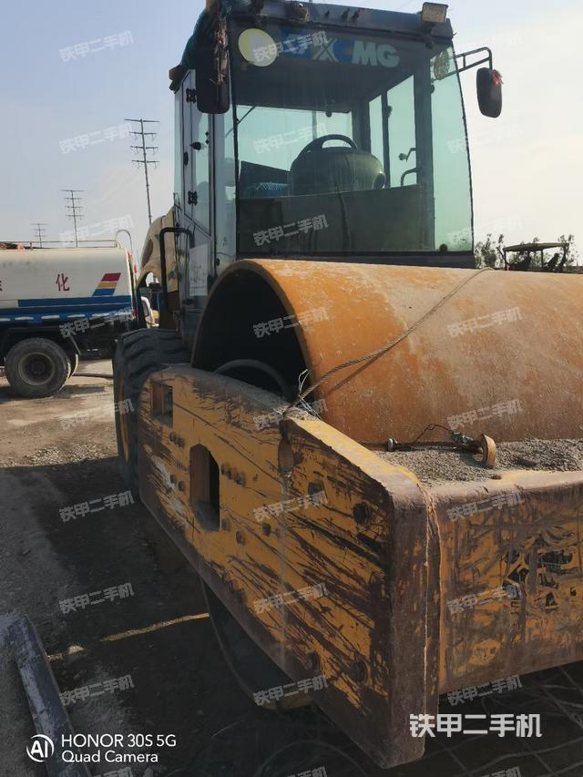 整机左侧（设备外观及核心部件）