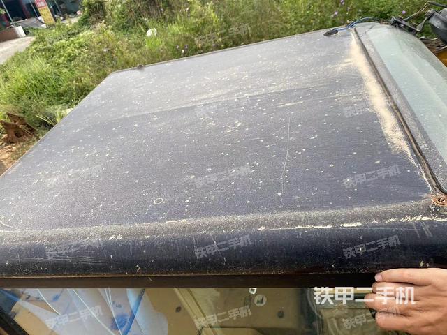 驾驶室顶部（整机外观）