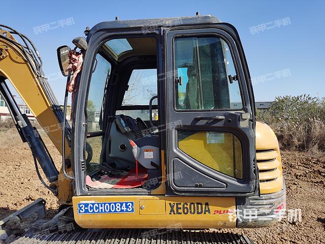 驾驶室整体（整机外观）