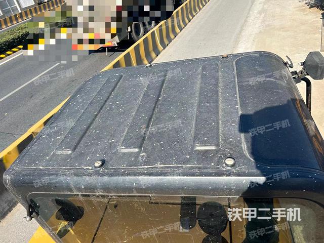 驾驶室顶部（整机外观）