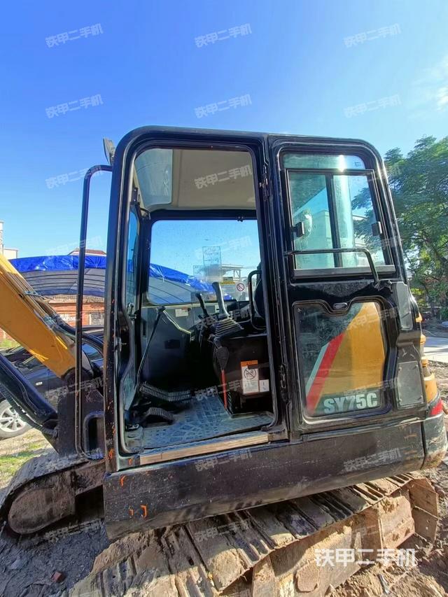 驾驶室整体（整机外观）