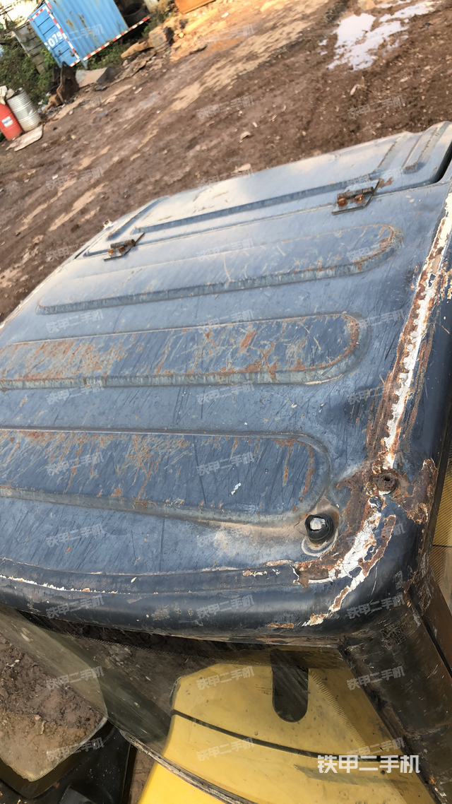 驾驶室顶部（整机外观）