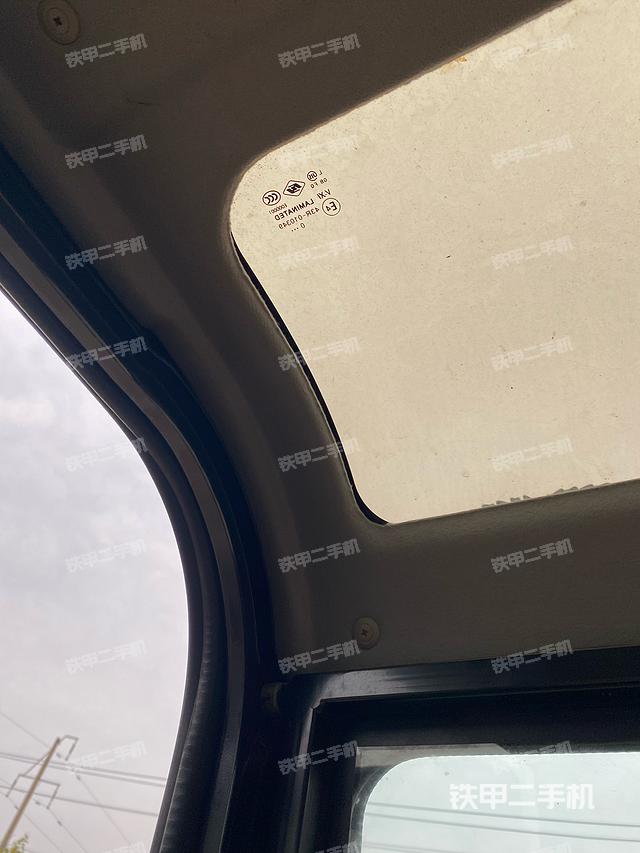 驾驶室顶部（整机外观）