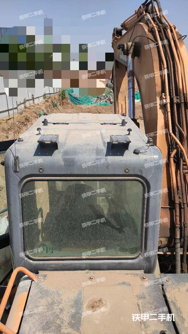 驾驶室顶部（整机外观）