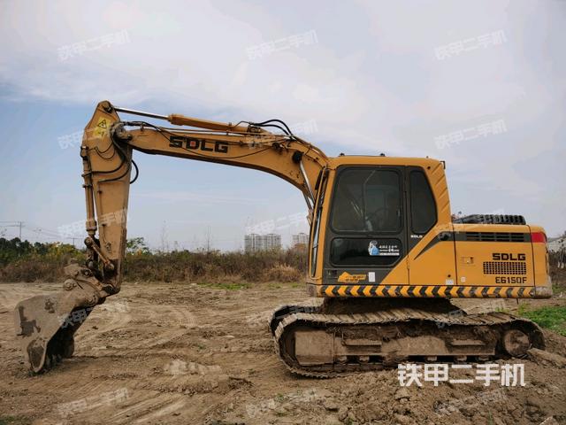 山东临工E6135F挖掘机