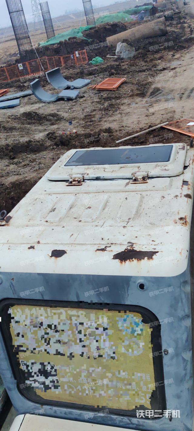 驾驶室顶部（整机外观）