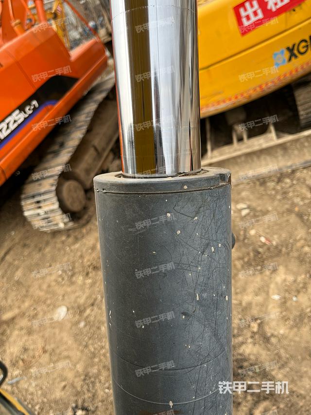 回转马达和主控阀（整机外观）