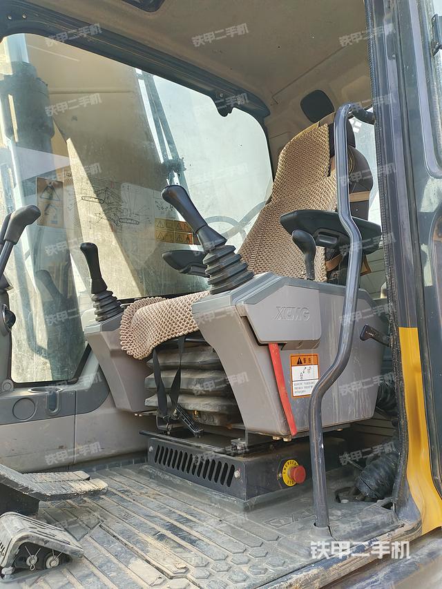 驾驶室整体（整机外观）