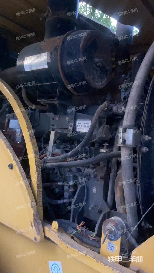 发动机左侧（整机外观及大件）