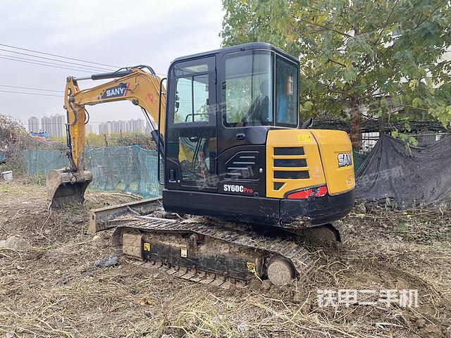 驾驶室整体（整机外观）