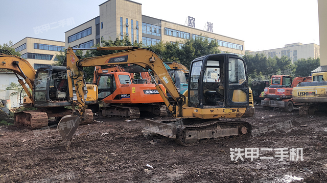 雷沃重工FR60挖掘機(jī)