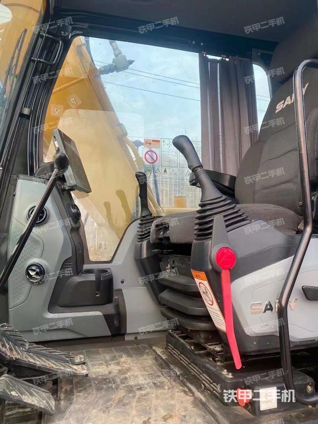 驾驶室整体（整机外观）