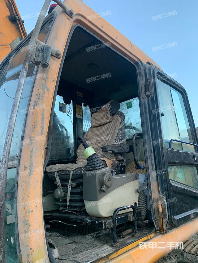 驾驶室整体（整机外观）