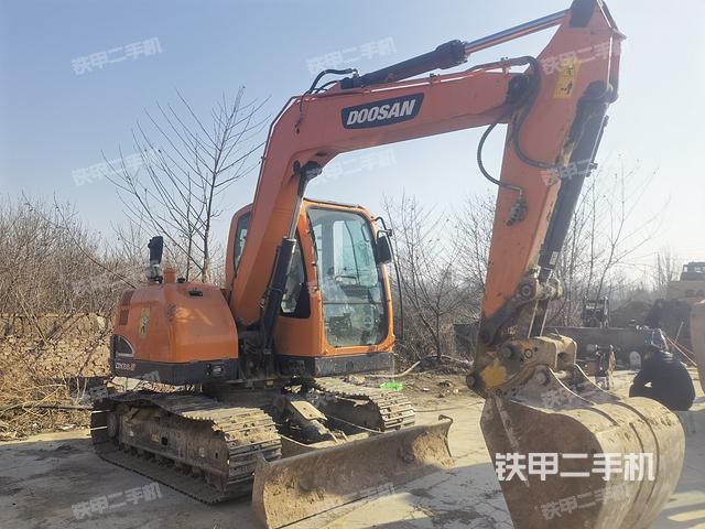 驾驶室顶部（整机外观）