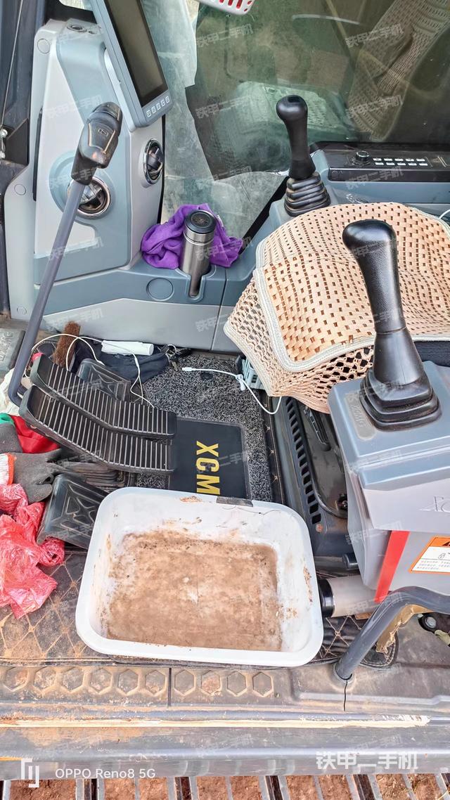 驾驶室整体（整机外观）