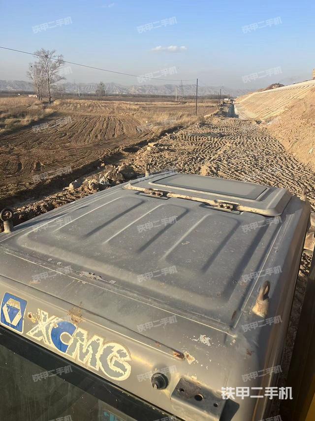 驾驶室顶部（整机外观）