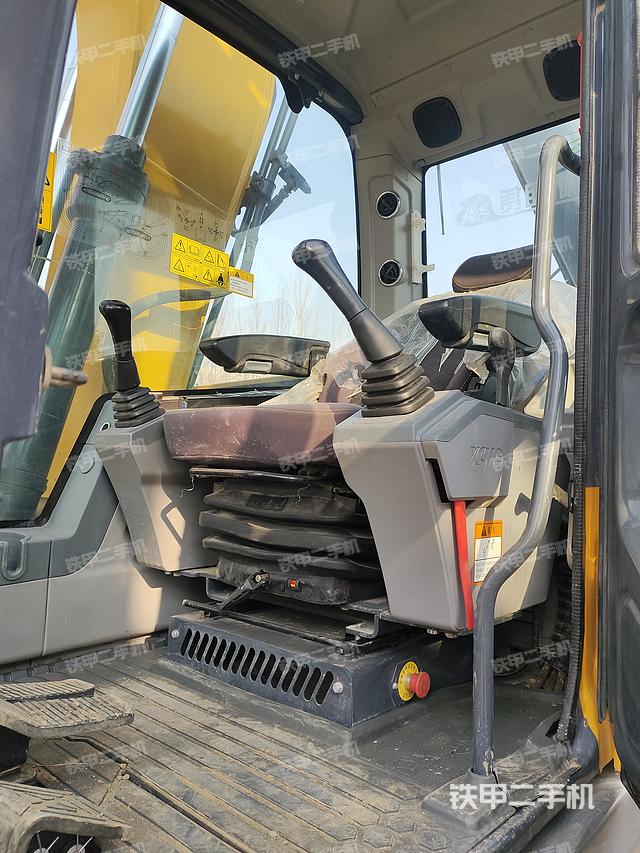 驾驶室整体（整机外观）