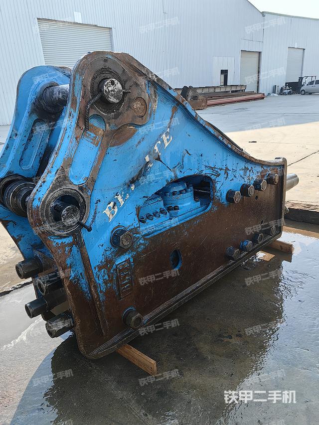 整机右后45°（设备外观及核心部件）