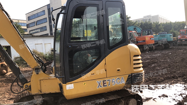 驾驶室整体（整机外观）