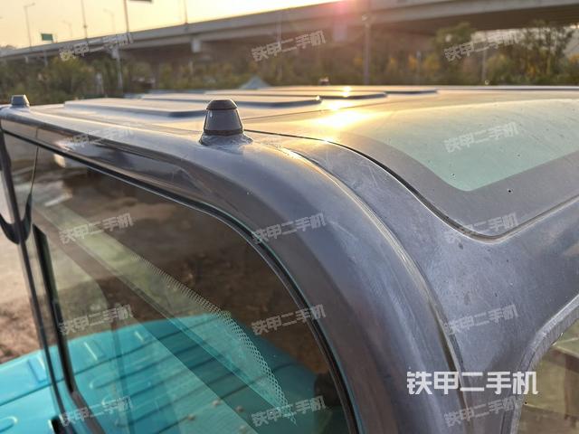 驾驶室顶部（整机外观）