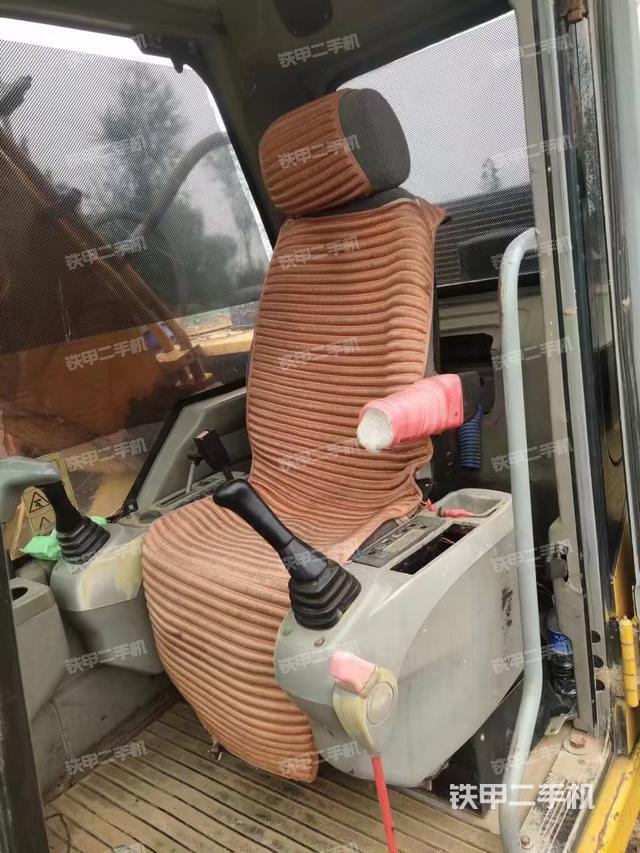 驾驶室整体（整机外观）