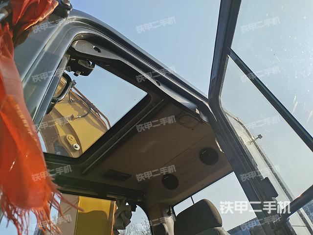 驾驶室顶部（整机外观）