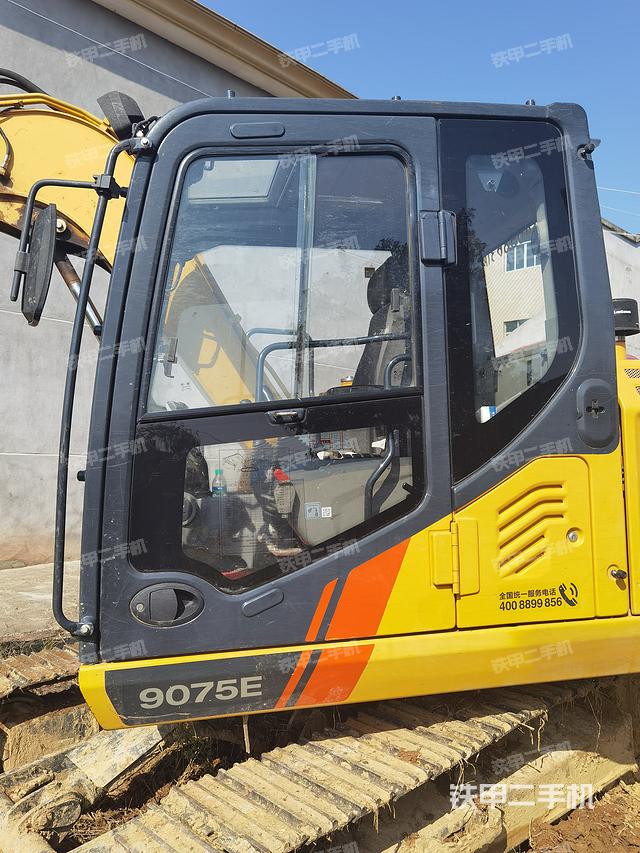 驾驶室整体（整机外观）