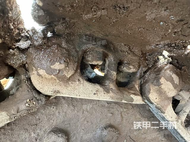 单侧履带整体（整机外观）