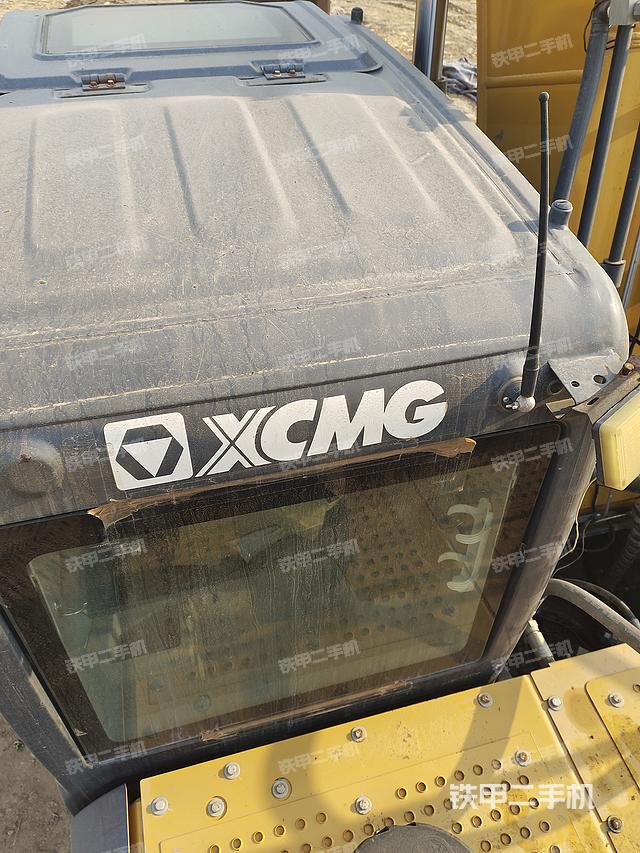 驾驶室顶部（整机外观）