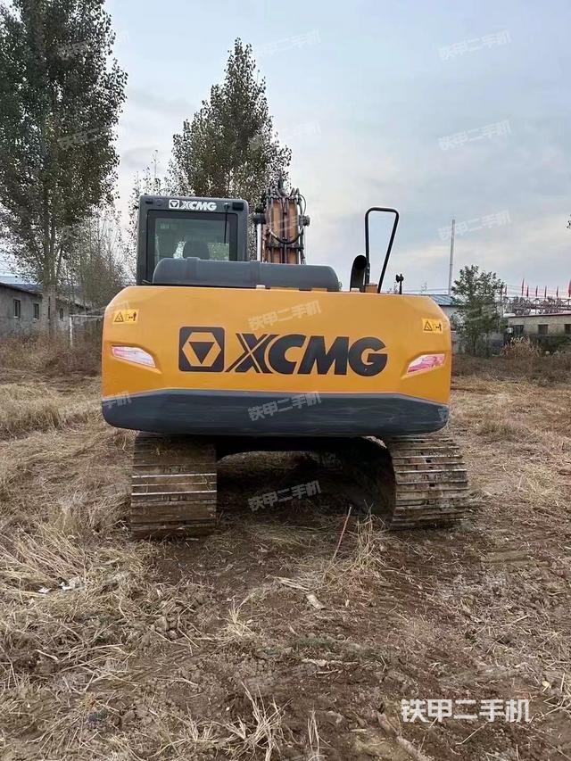 驾驶室顶部（整机外观）