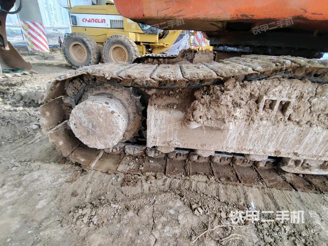 右驱动轮（行走机构）