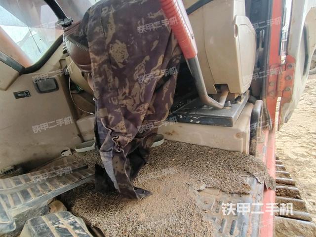 左后方玻璃角标（驾驶室部分）