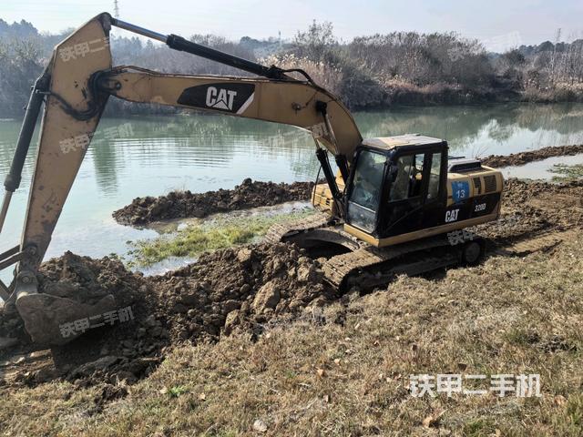 卡特彼勒320DGC液压挖掘机