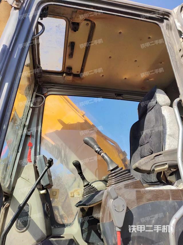 驾驶室整体（整机外观）