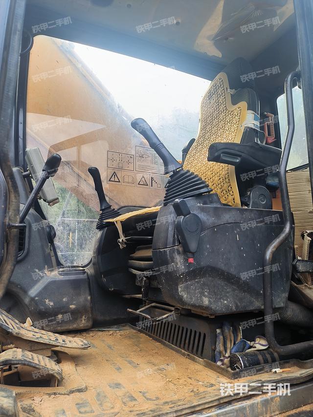 驾驶室整体（整机外观）