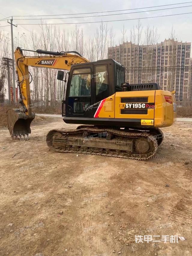 驾驶室顶部（整机外观）