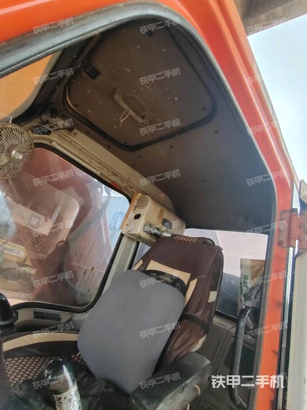 驾驶室左前45度（驾驶室部分）