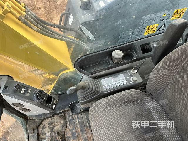 驾驶室整体（整机外观）