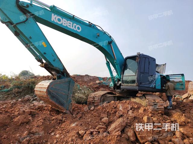 神钢SK260LC-10挖掘机