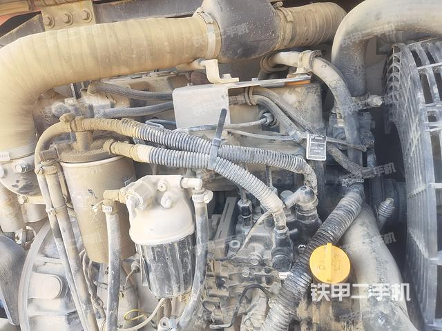 回转马达和主控阀（整机外观）