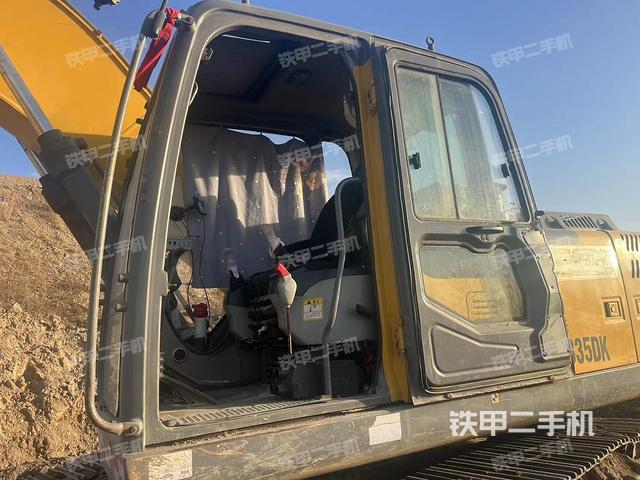 驾驶室整体（整机外观）