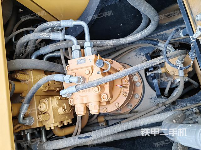 回转马达和主控阀（整机外观）