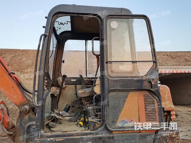 驾驶室整体（整机外观）