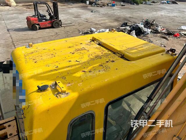 驾驶室顶部（整机外观）