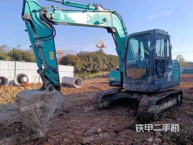 神钢SK75-8挖掘机