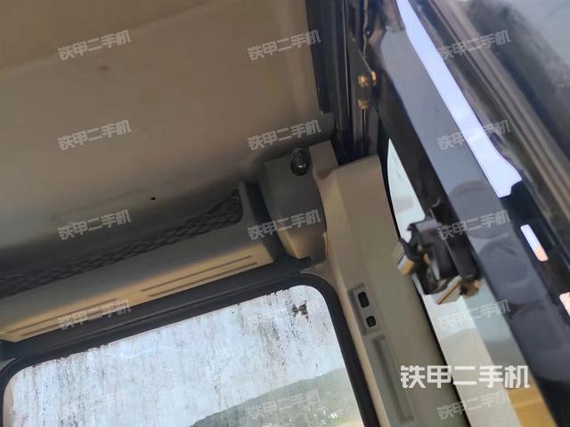 右侧玻璃角标（驾驶室部分）