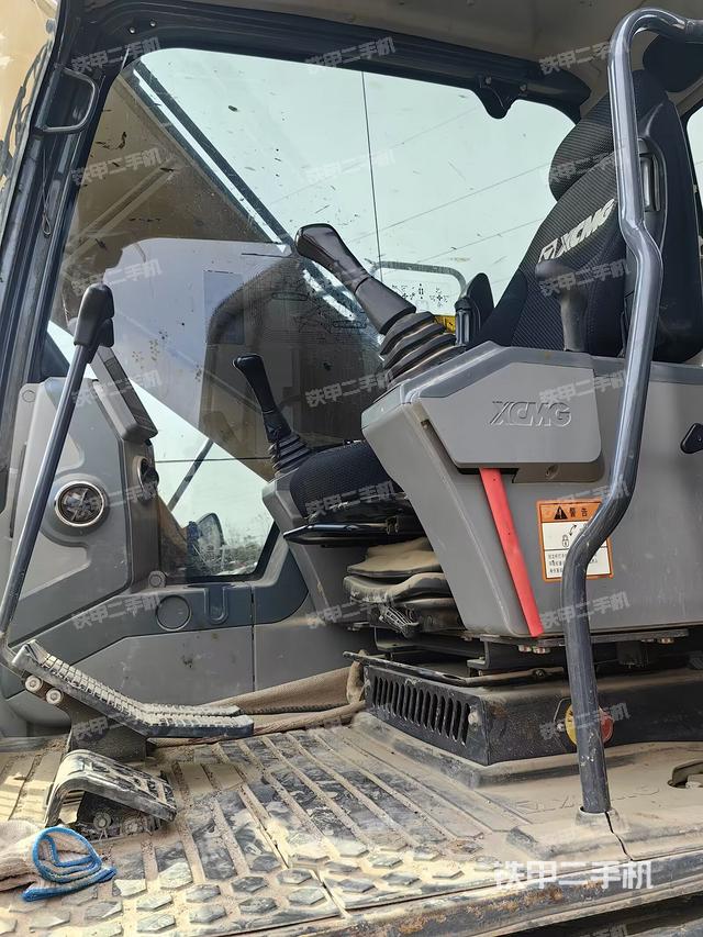 驾驶室整体（整机外观）